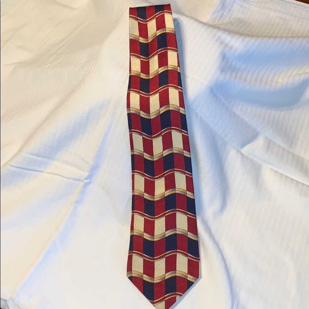 Tom James Tie